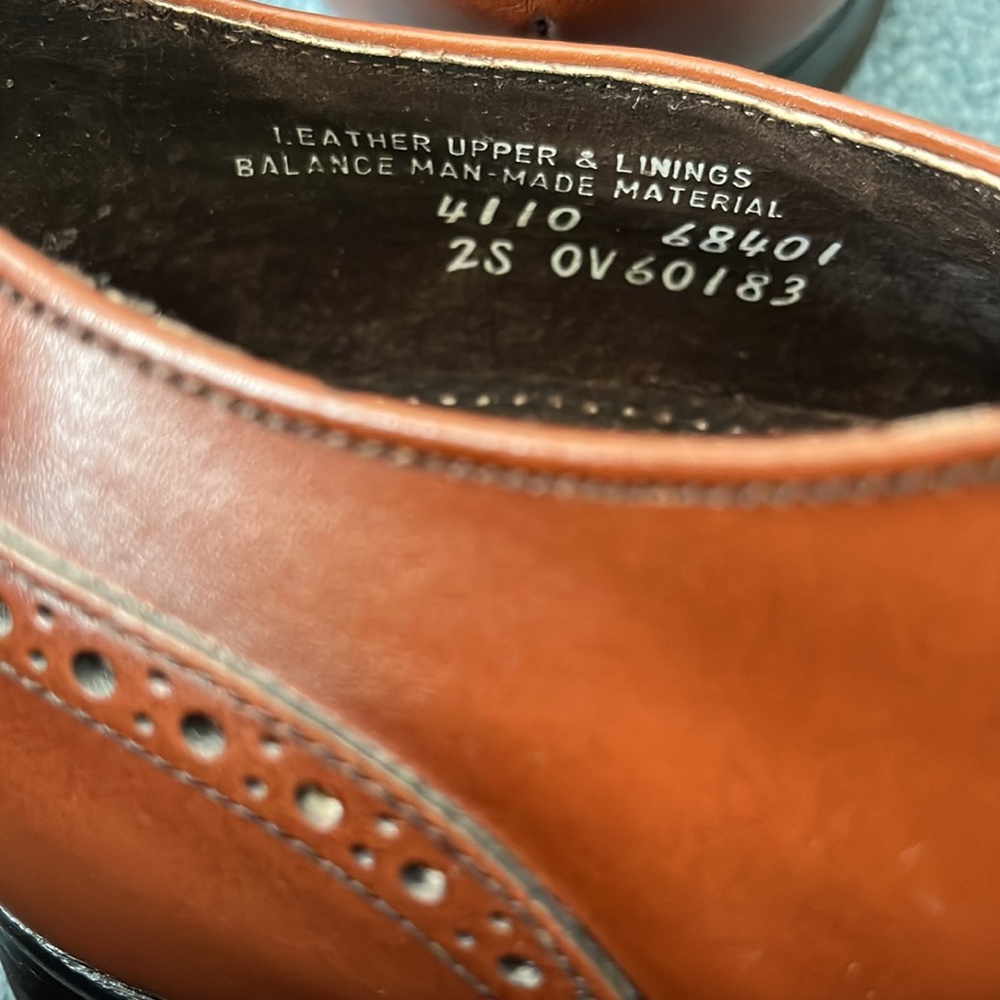 Never worn!!Stuart McGuire Men’s Dress Oxfords. Caramel color. Size 11 - Picture 6 of 8